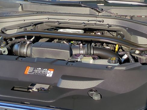 Used 2025 Lincoln Aviator 2WD image 36