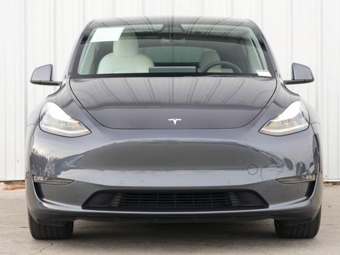 Used 2021 Tesla Model Y Long Range image 7