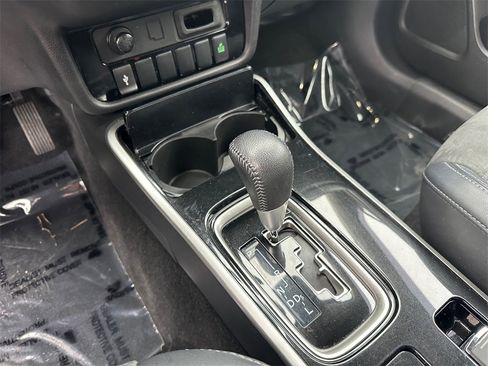 Used 2020 Mitsubishi Outlander SE image 21