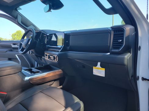 New 2026 Chevrolet Silverado 2500 LT w/ Z71 Chrome Sport Edition AWD/4WD image 35