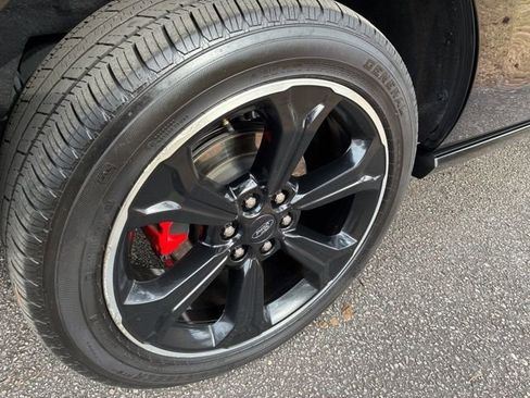 Used 2022 Ford Expedition Limited image 15