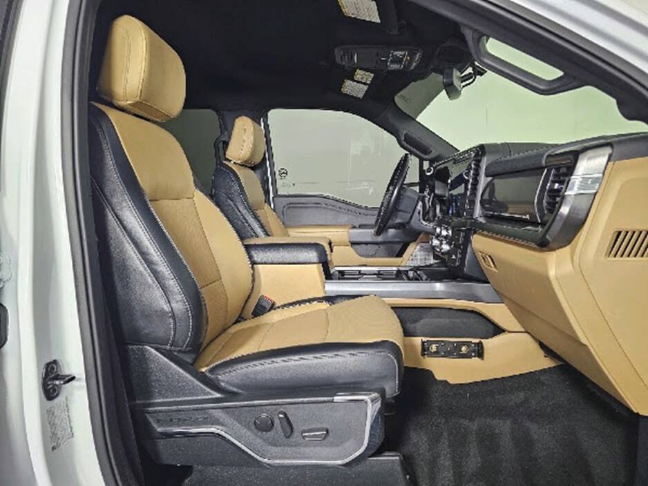 Used 2023 Ford F250 Lariat w/ Chrome Package AWD/4WD image 19