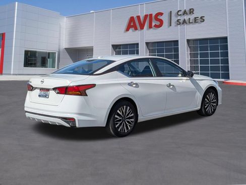 Used 2025 Nissan Altima 2.5 SV FWD image 6
