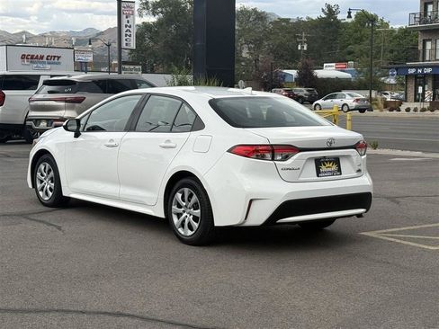 Used 2022 Toyota Corolla LE FWD image 5