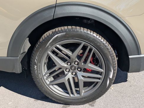 New 2026 Ford Explorer ST-Line w/ ST-Line Street Pack image 8