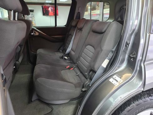 Used 2006 Nissan Pathfinder SE w/ (P01) Se Premium Pkg image 12