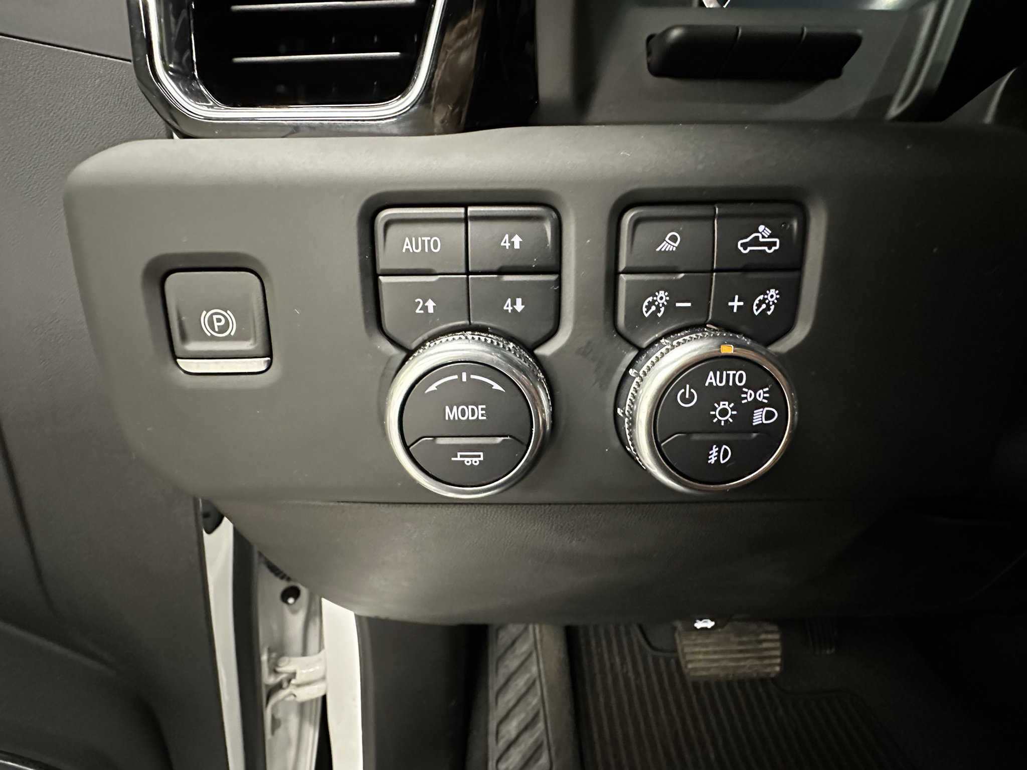 Certified 2024 GMC Sierra 1500 Denali Ultimate AWD/4WD image 26
