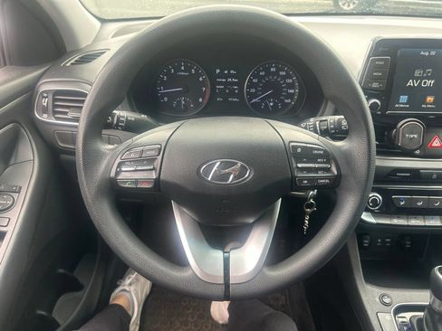 Used 2018 Hyundai Elantra GT FWD image 14