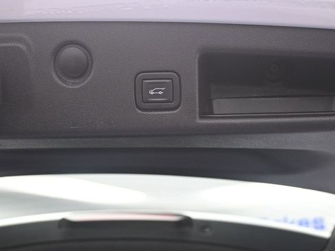 Used 2024 Chevrolet Equinox LT w/ LPO, Floor Liner Package image 37