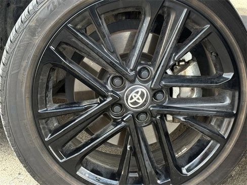 Used 2025 Toyota Camry SE image 10