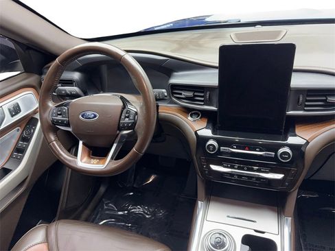 Used 2021 Ford Explorer King Ranch w/ Premium Technology Package image 56