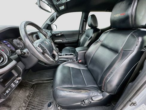 Used 2017 Toyota Tacoma TRD Pro AWD/4WD image 13