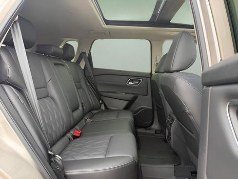 New 2026 Nissan Rogue Platinum w/ Platinum Premium Package AWD/4WD image 14