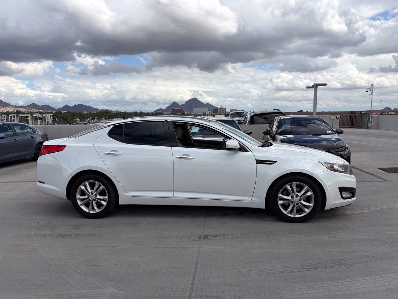 Used 2013 Kia Optima EX w/ Premium Pkg FWD image 3