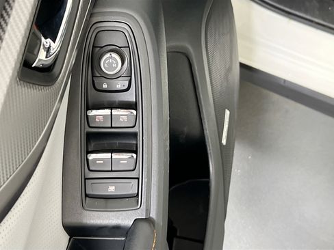 Used 2022 Subaru Crosstrek 2.5i Limited w/ Moonroof Package 2 image 17