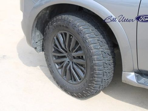 Used 2024 Nissan Armada SL AWD/4WD image 9