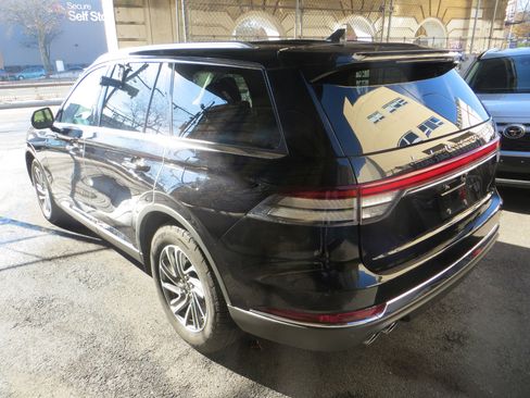 Used 2024 Lincoln Aviator AWD image 30