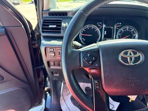 Used 2020 Toyota 4Runner TRD Off-Road AWD/4WD image 19