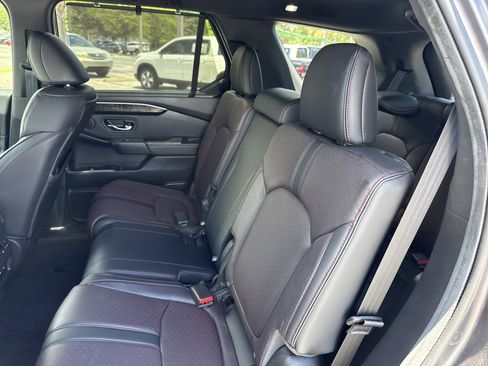 Certified 2025 Honda Pilot Black Edition image 25