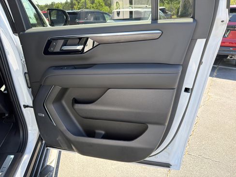 New 2026 Chevrolet Suburban LT w/ Comfort Package image 17