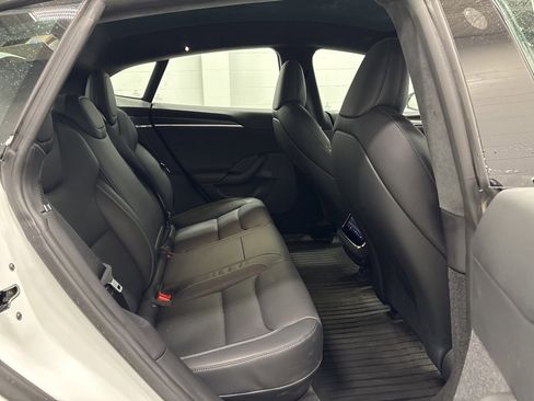 Used 2021 Tesla Model S Plaid image 18