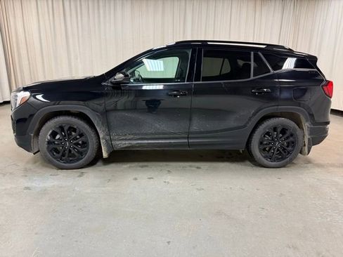 Used 2021 GMC Terrain SLE w/ Driver Convenience Package image 9