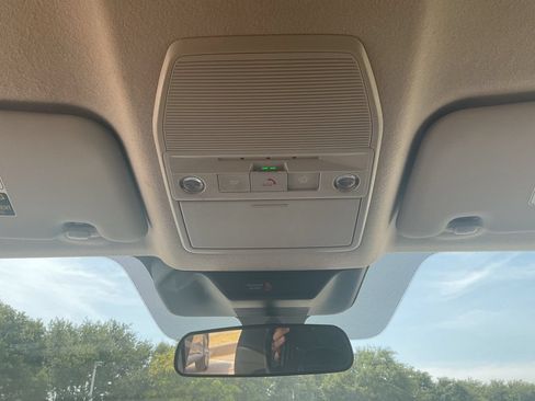 Used 2026 Nissan Kicks SR FWD image 16