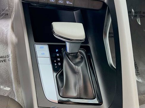 Certified 2025 Hyundai Elantra SE FWD image 17