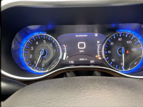 Used 2022 Chrysler Pacifica Limited FWD image 38