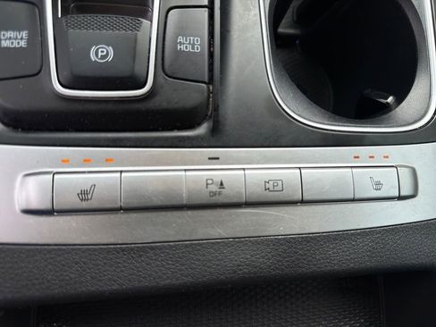 Used 2024 Kia Carnival LX image 40