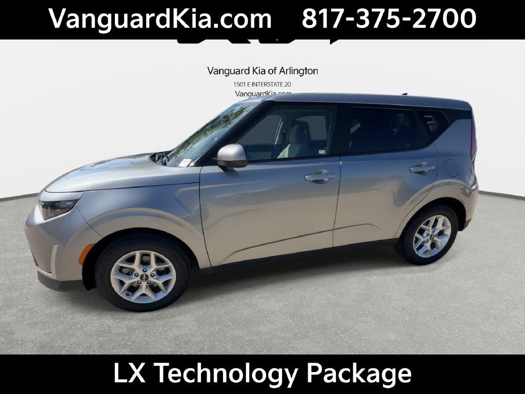 Certified 2025 Kia Soul LX w/ LX Technology Package FWD image 5