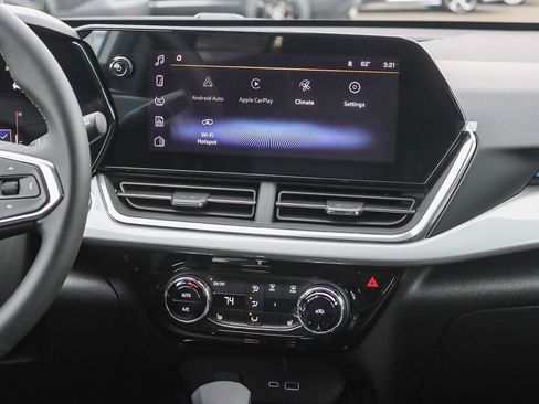 New 2026 Chevrolet Trax LT w/ Sunroof Package image 12