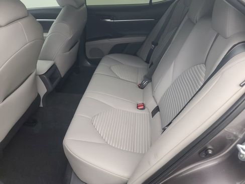 Used 2022 Toyota Camry SE w/ Cold Weather Package image 20