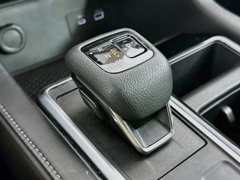 Used 2025 Nissan Pathfinder SV AWD/4WD image 24