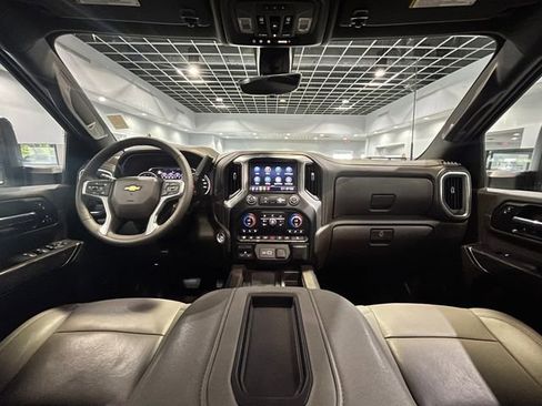 Used 2022 Chevrolet Silverado 2500 LTZ w/ LTZ Premium Package AWD/4WD image 15