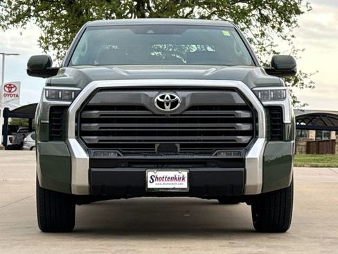 Used 2023 Toyota Tundra Limited AWD/4WD image 2