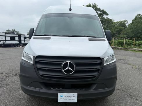 Used 2021 Mercedes-Benz Sprinter 2500 image 16