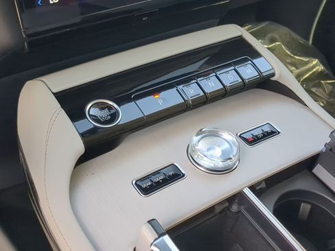 New 2026 Lincoln Navigator Premiere image 19