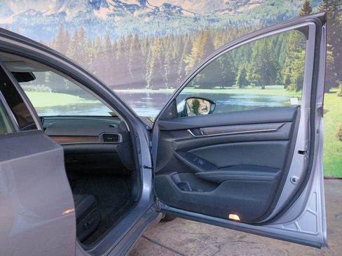 Used 2022 Honda Accord EX-L image 32