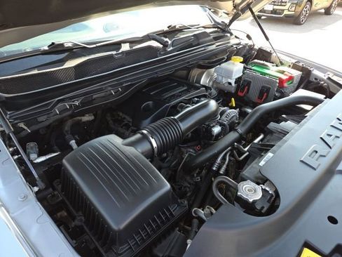 Used 2019 RAM 1500 Big Horn AWD/4WD image 14