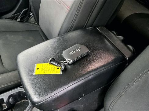 Used 2018 Jeep Wrangler Unlimited Sport S image 12