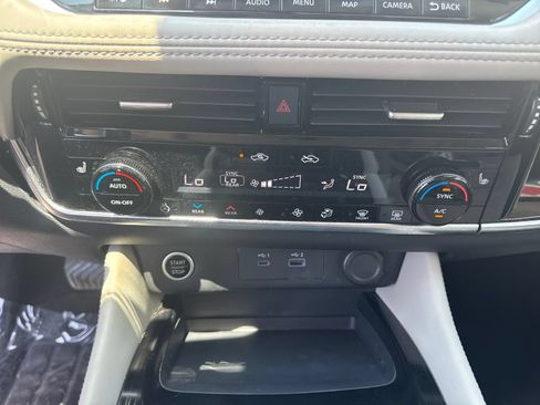 Certified 2022 Nissan Rogue SL w/ SL Premium Package FWD image 31