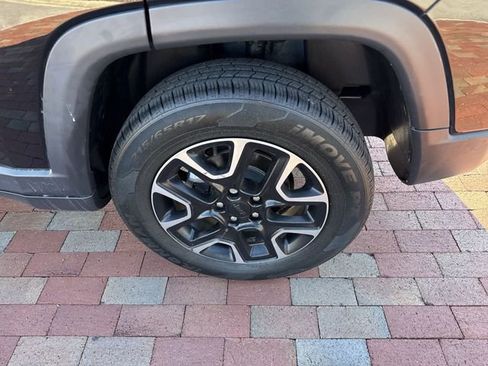 Used 2021 Jeep Compass Trailhawk image 6