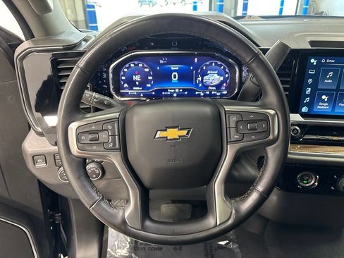 Used 2023 Chevrolet Silverado 1500 LT AWD/4WD image 12