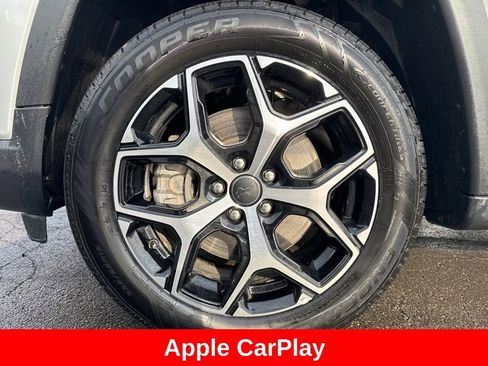 Used 2025 Jeep Compass Limited image 11