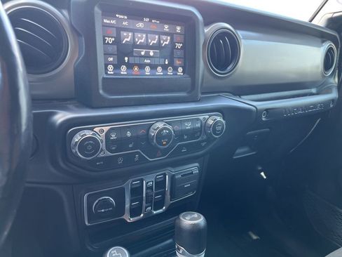Used 2021 Jeep Wrangler Unlimited Sport AWD/4WD image 14