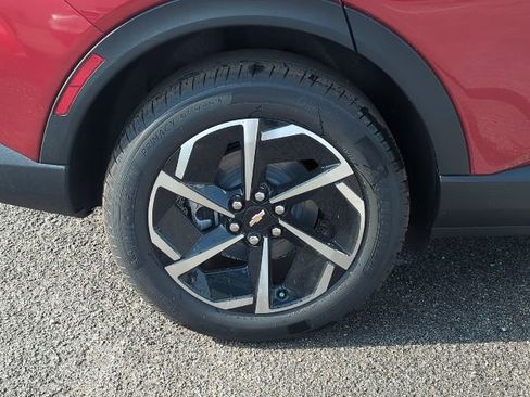 New 2026 Chevrolet Equinox EV LT image 3