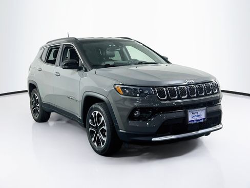 Used 2023 Jeep Compass Limited AWD/4WD image 3