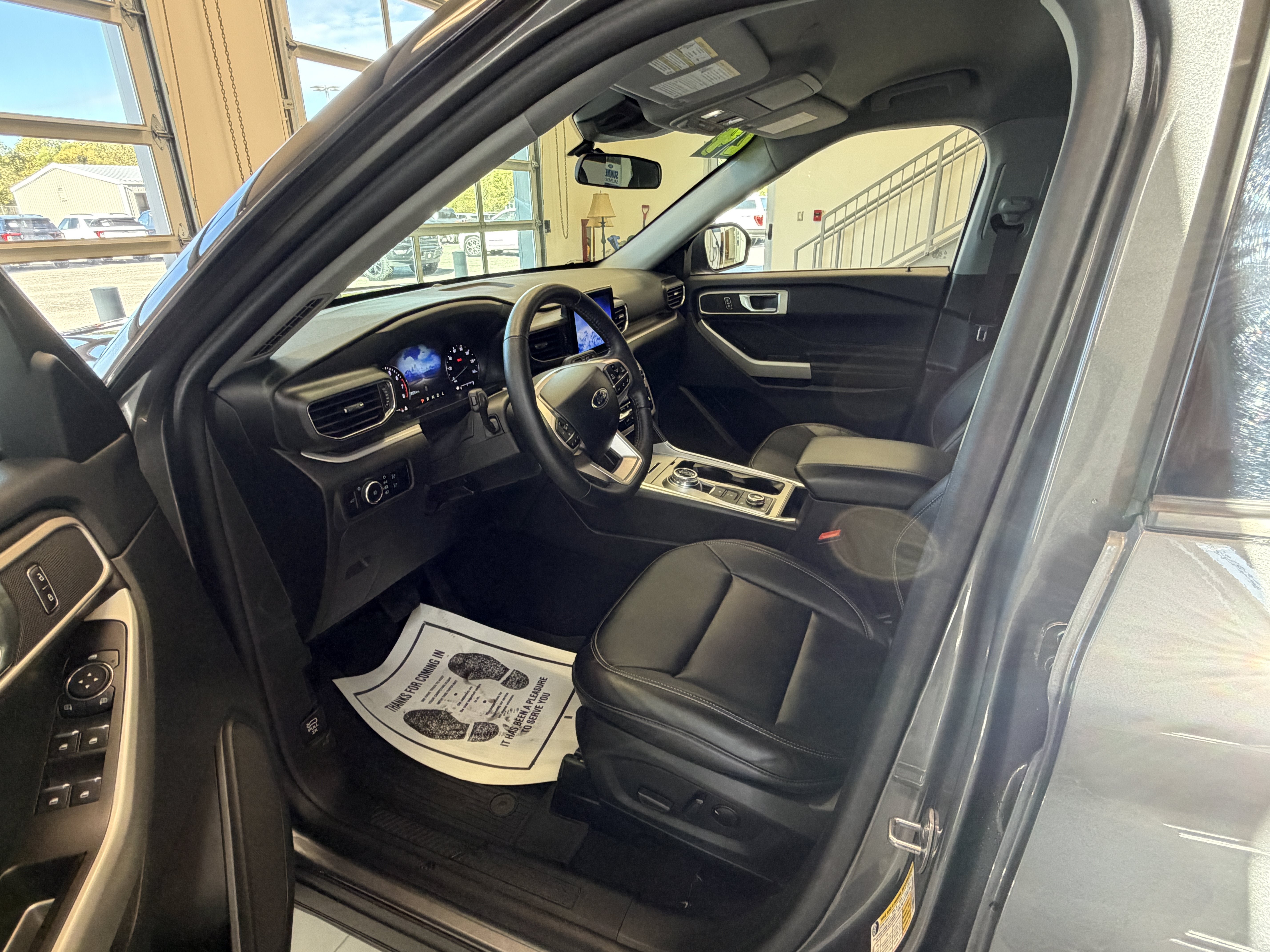 Used 2024 Ford Explorer XLT w/ Equipment Group 202A AWD/4WD image 7