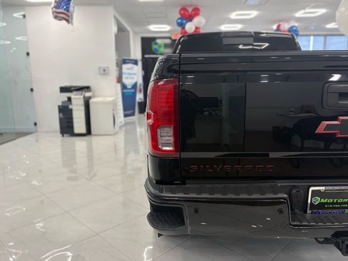 Used 2018 Chevrolet Silverado 1500 LTZ Z71 image 13